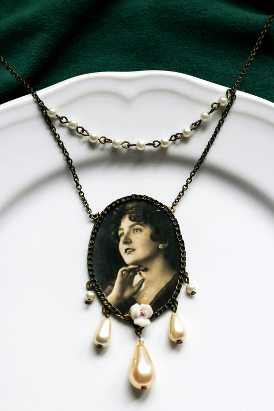 Duchess Frieda Stokes - steampunk necklace